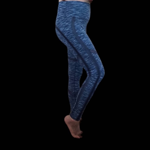 ALO Yoga CONTINUITY LEGGING Rich NAVY Space DYE. - Picture 4 of 16